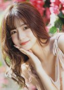 女孩迈开腿让男孩看膀胱免费。